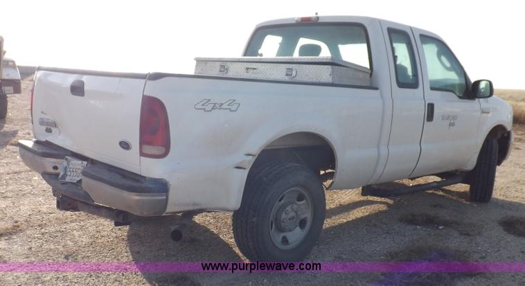 image for item K3091 2005 Ford F250 Super Duty XLT pickup truck
