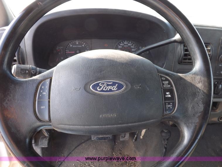 image for item K3091 2005 Ford F250 Super Duty XLT pickup truck