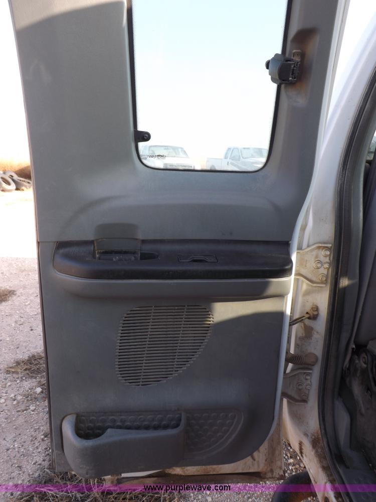 image for item K3091 2005 Ford F250 Super Duty XLT pickup truck