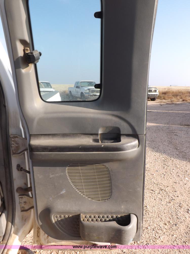 image for item K3091 2005 Ford F250 Super Duty XLT pickup truck