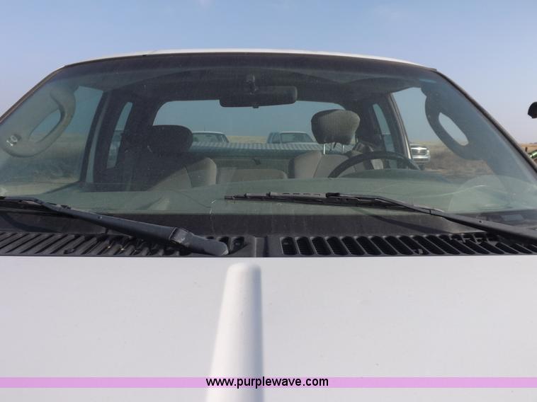 image for item K3091 2005 Ford F250 Super Duty XLT pickup truck