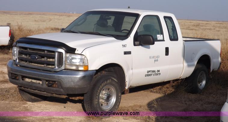 image for item K3092 2004 Ford F250 Super Duty XLT SuperCab pickup truck
