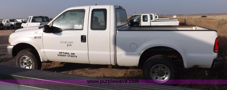 image for item K3092 2004 Ford F250 Super Duty XLT SuperCab pickup truck