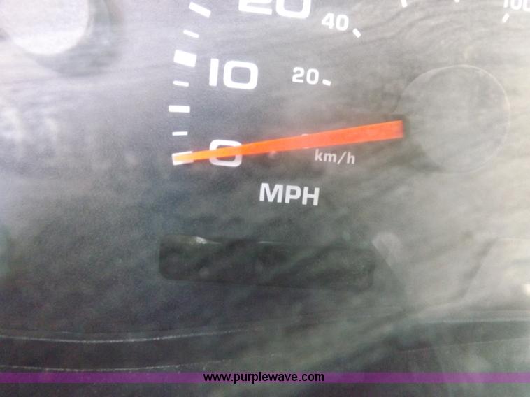 image for item K3092 2004 Ford F250 Super Duty XLT SuperCab pickup truck