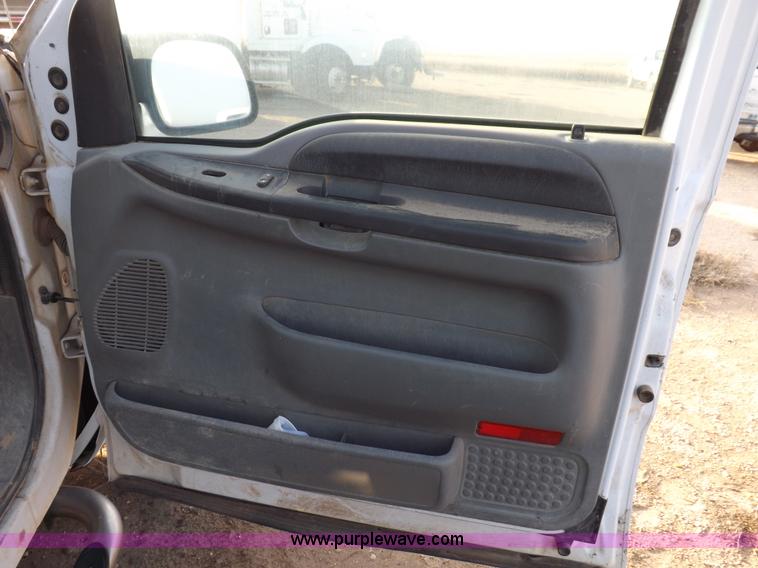 image for item K3092 2004 Ford F250 Super Duty XLT SuperCab pickup truck