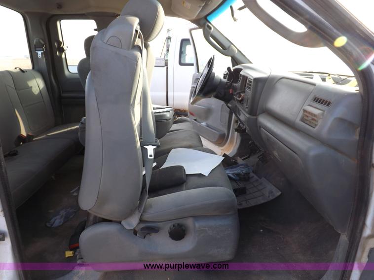 image for item K3092 2004 Ford F250 Super Duty XLT SuperCab pickup truck