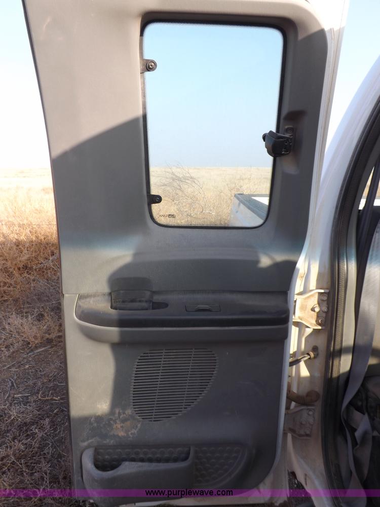 image for item K3092 2004 Ford F250 Super Duty XLT SuperCab pickup truck