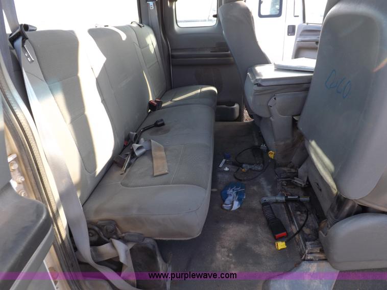 image for item K3092 2004 Ford F250 Super Duty XLT SuperCab pickup truck