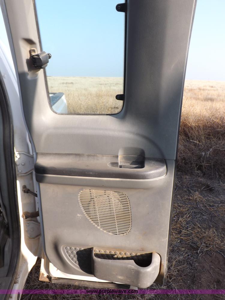 image for item K3092 2004 Ford F250 Super Duty XLT SuperCab pickup truck