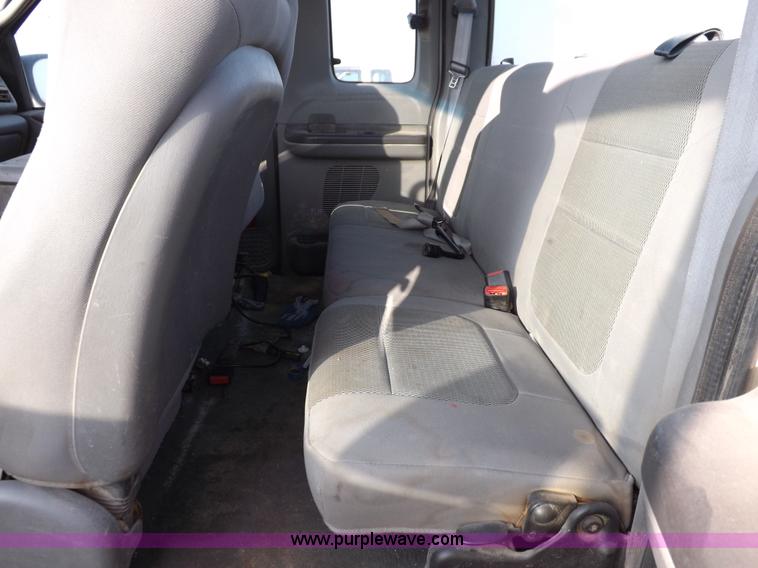 image for item K3092 2004 Ford F250 Super Duty XLT SuperCab pickup truck