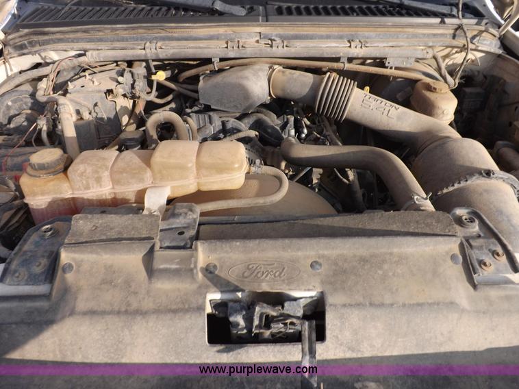 image for item K3092 2004 Ford F250 Super Duty XLT SuperCab pickup truck