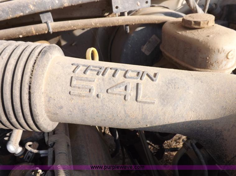 image for item K3092 2004 Ford F250 Super Duty XLT SuperCab pickup truck