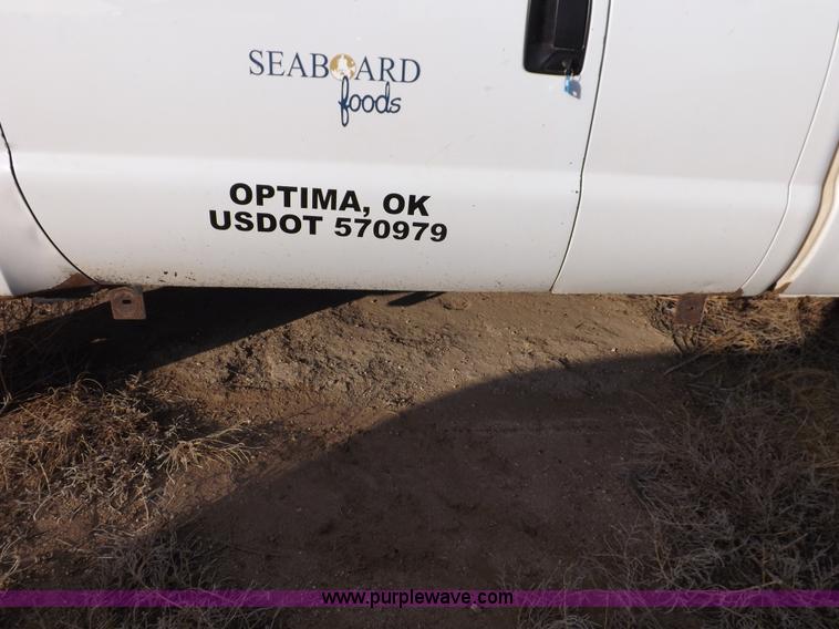 image for item K3092 2004 Ford F250 Super Duty XLT SuperCab pickup truck