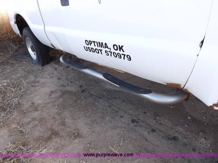 image for item K3092 2004 Ford F250 Super Duty XLT SuperCab pickup truck