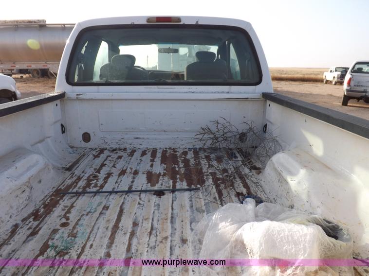 image for item K3092 2004 Ford F250 Super Duty XLT SuperCab pickup truck