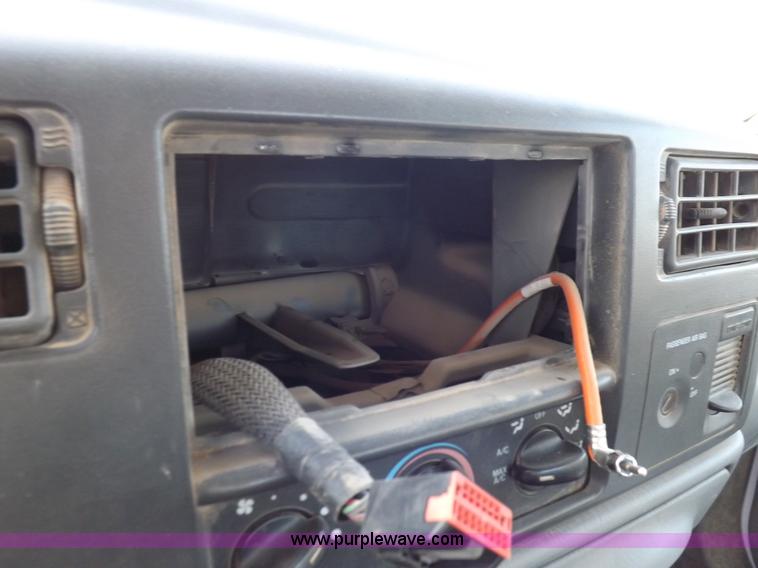 image for item K3092 2004 Ford F250 Super Duty XLT SuperCab pickup truck