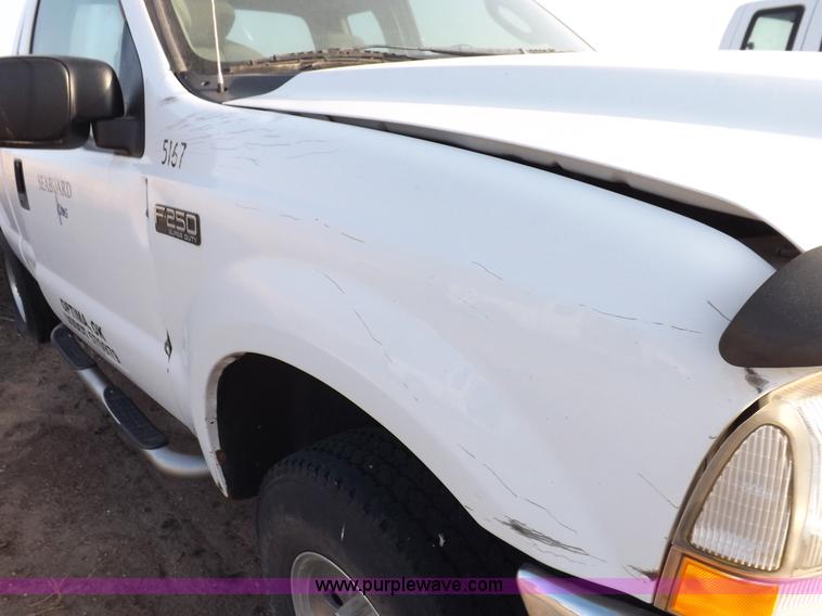 image for item K3092 2004 Ford F250 Super Duty XLT SuperCab pickup truck