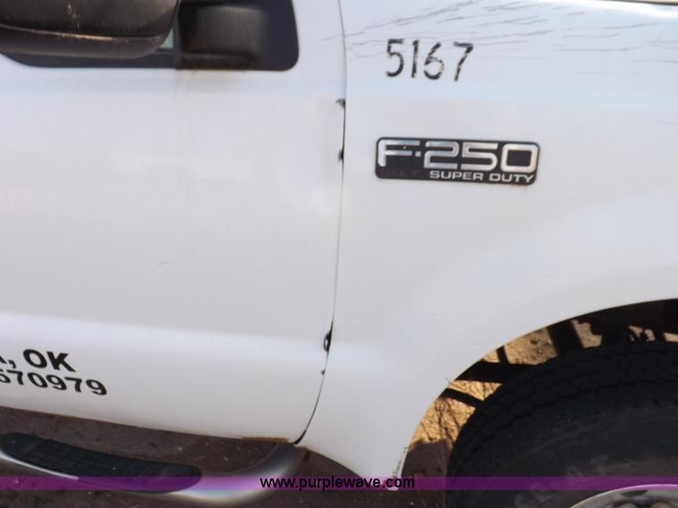 image for item K3092 2004 Ford F250 Super Duty XLT SuperCab pickup truck