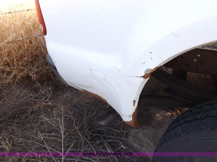 image for item K3092 2004 Ford F250 Super Duty XLT SuperCab pickup truck