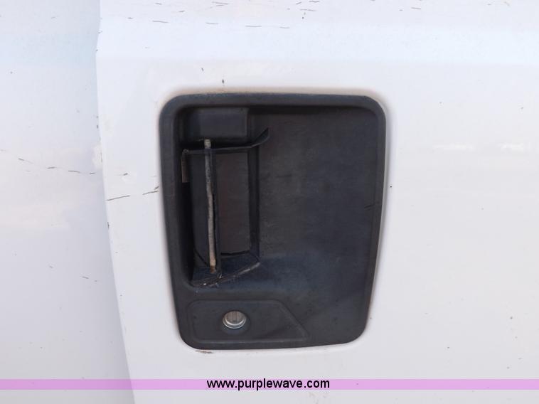 image for item K3092 2004 Ford F250 Super Duty XLT SuperCab pickup truck