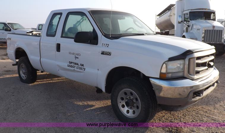 image for item K3093 2004 Ford F250 Super Duty XLT pickup truck