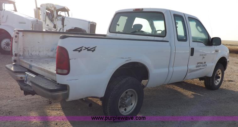 image for item K3093 2004 Ford F250 Super Duty XLT pickup truck