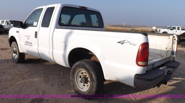 image for item K3093 2004 Ford F250 Super Duty XLT pickup truck