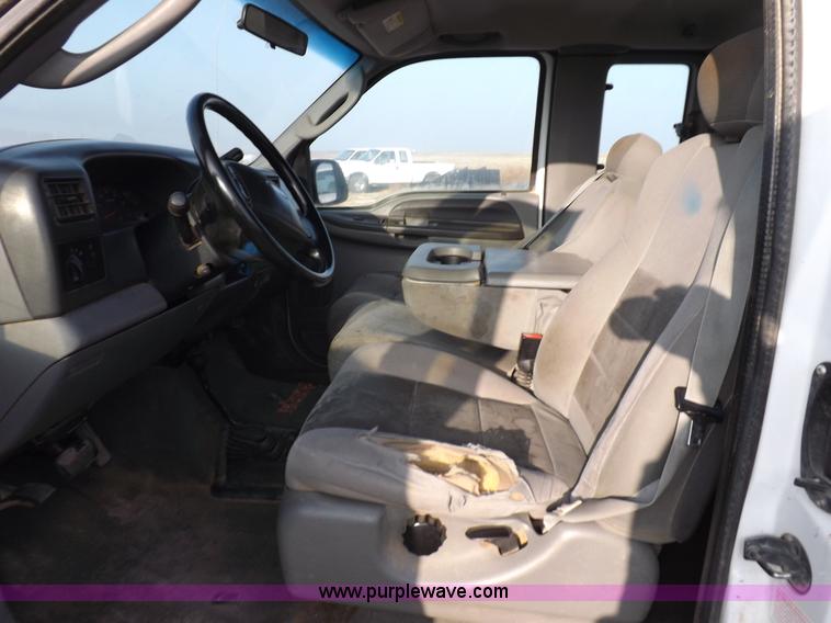 image for item K3093 2004 Ford F250 Super Duty XLT pickup truck