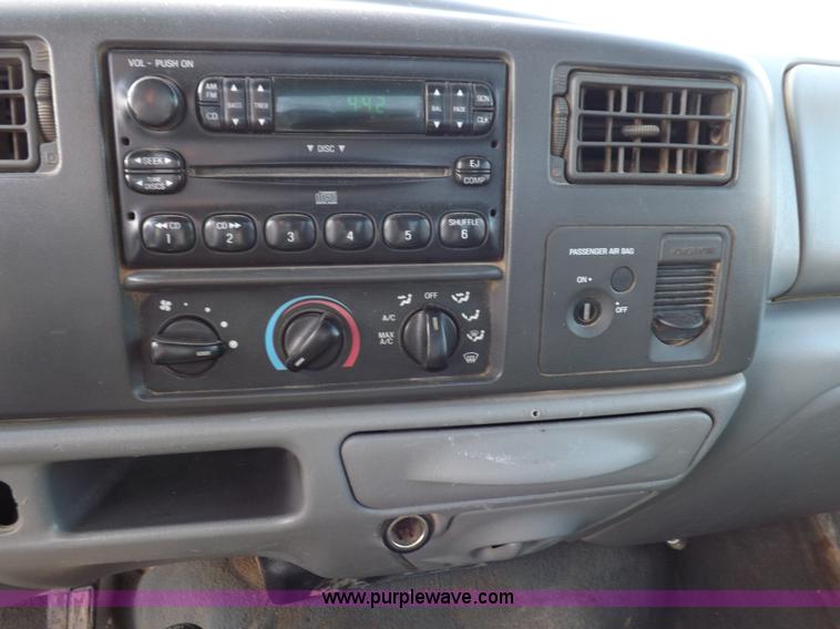 image for item K3093 2004 Ford F250 Super Duty XLT pickup truck