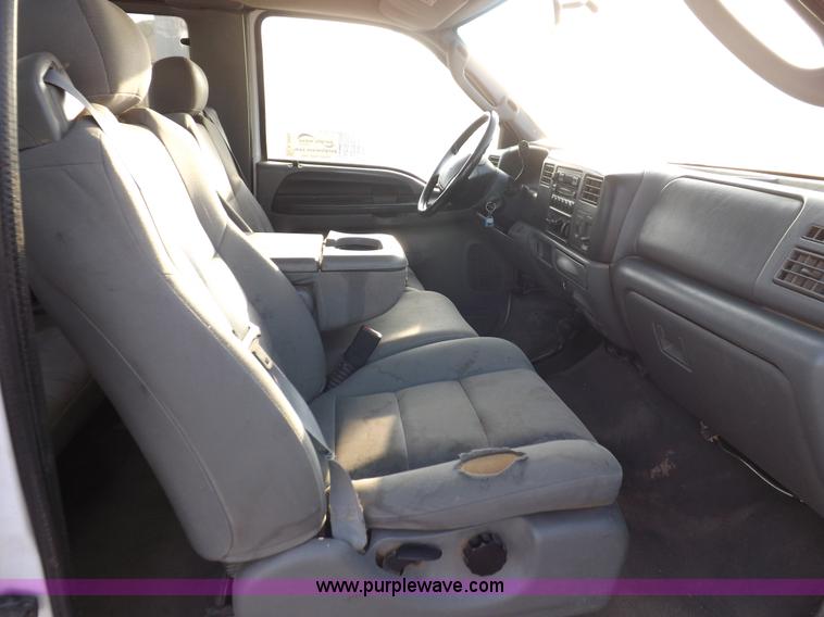 image for item K3093 2004 Ford F250 Super Duty XLT pickup truck