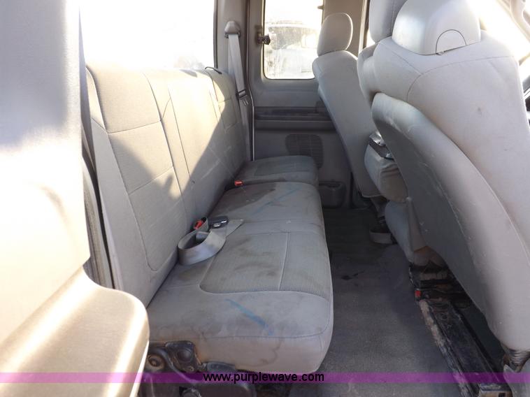 image for item K3093 2004 Ford F250 Super Duty XLT pickup truck