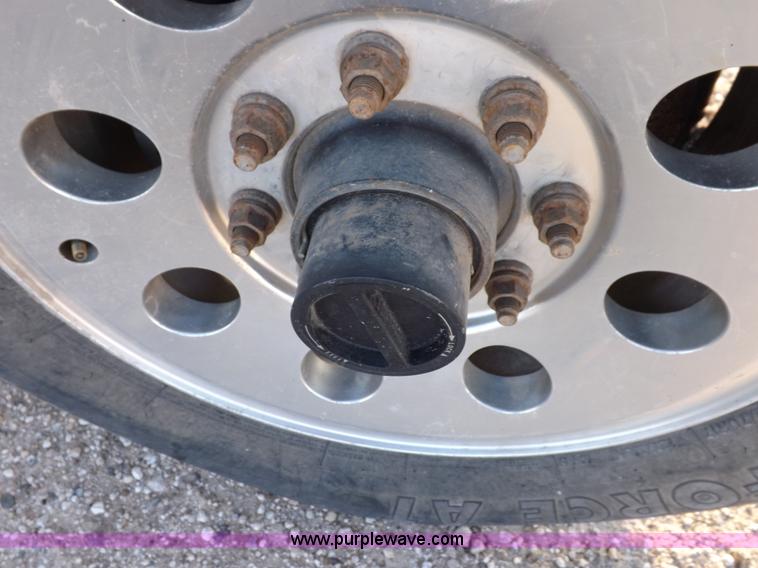 image for item K3093 2004 Ford F250 Super Duty XLT pickup truck