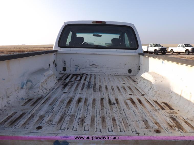 image for item K3093 2004 Ford F250 Super Duty XLT pickup truck