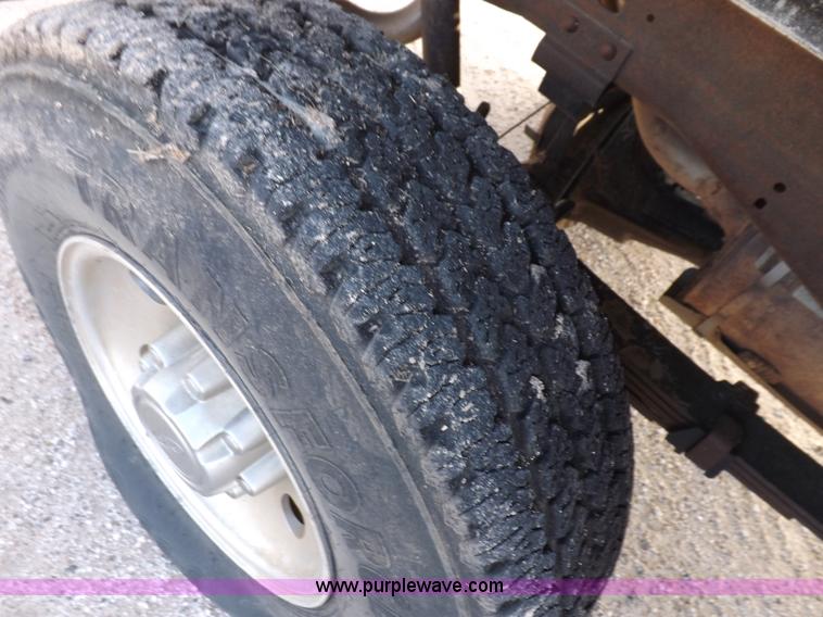 image for item K3093 2004 Ford F250 Super Duty XLT pickup truck