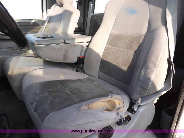 image for item K3093 2004 Ford F250 Super Duty XLT pickup truck