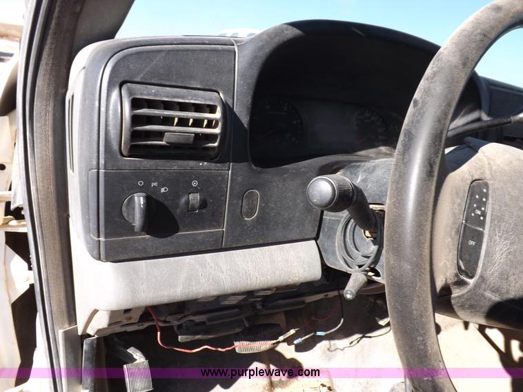 image for item K3094 2006 Ford F250 Super Duty XL SuperCab pickup truck