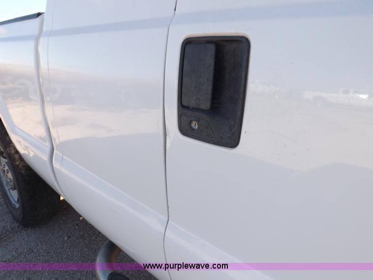image for item K3095 2006 Ford F250 Super Duty XL SuperCab pickup truck