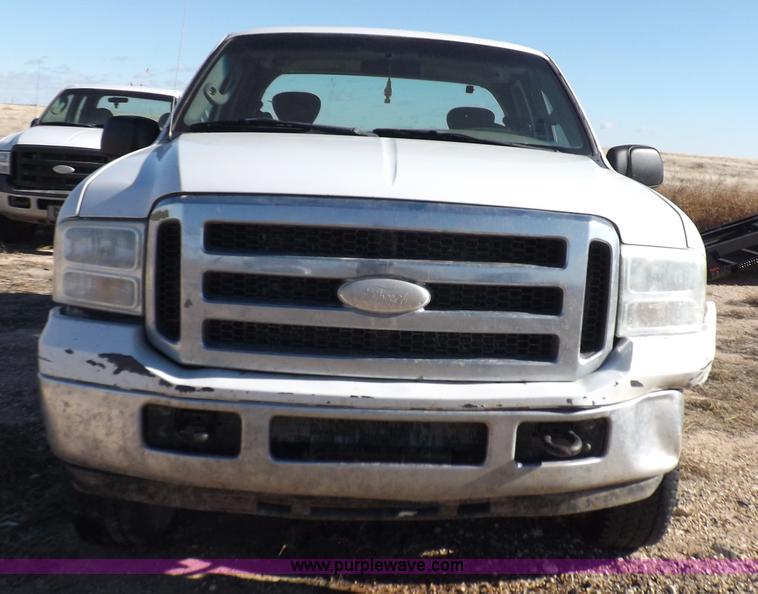 image for item K3096 2005 Ford F250 Super Duty XL pickup truck