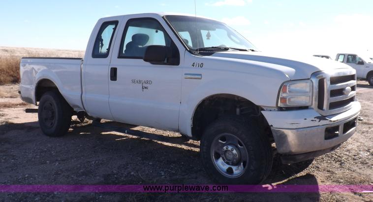 image for item K3096 2005 Ford F250 Super Duty XL pickup truck