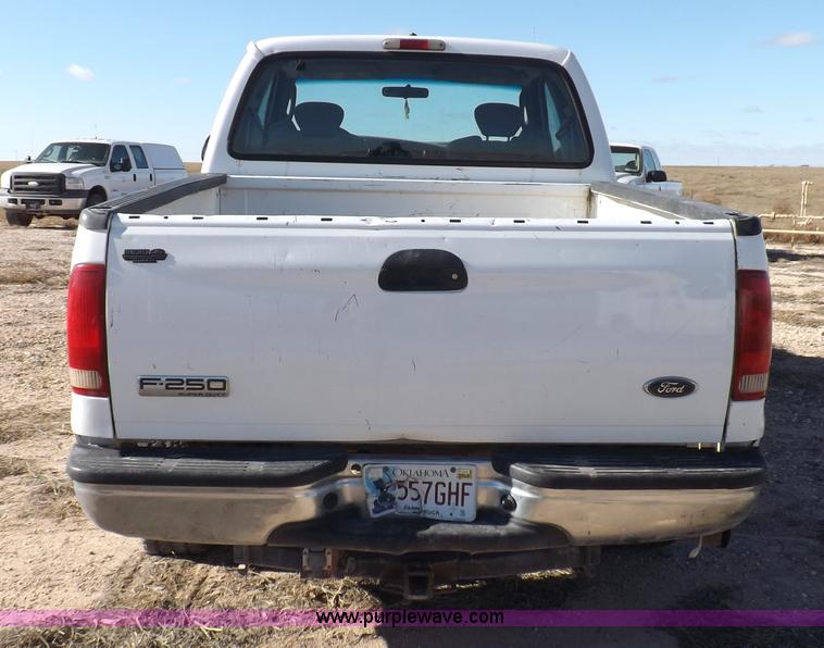image for item K3096 2005 Ford F250 Super Duty XL pickup truck