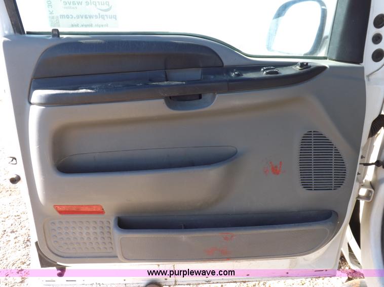 image for item K3096 2005 Ford F250 Super Duty XL pickup truck