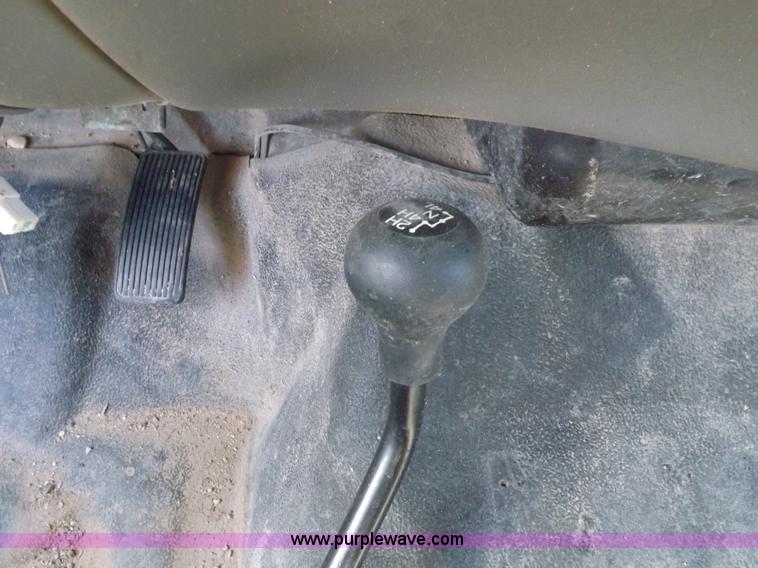 image for item K3096 2005 Ford F250 Super Duty XL pickup truck