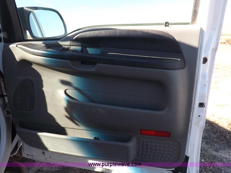 image for item K3096 2005 Ford F250 Super Duty XL pickup truck