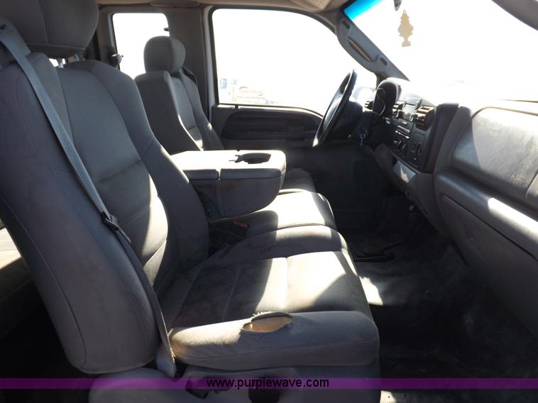 image for item K3096 2005 Ford F250 Super Duty XL pickup truck