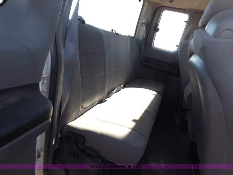 image for item K3096 2005 Ford F250 Super Duty XL pickup truck