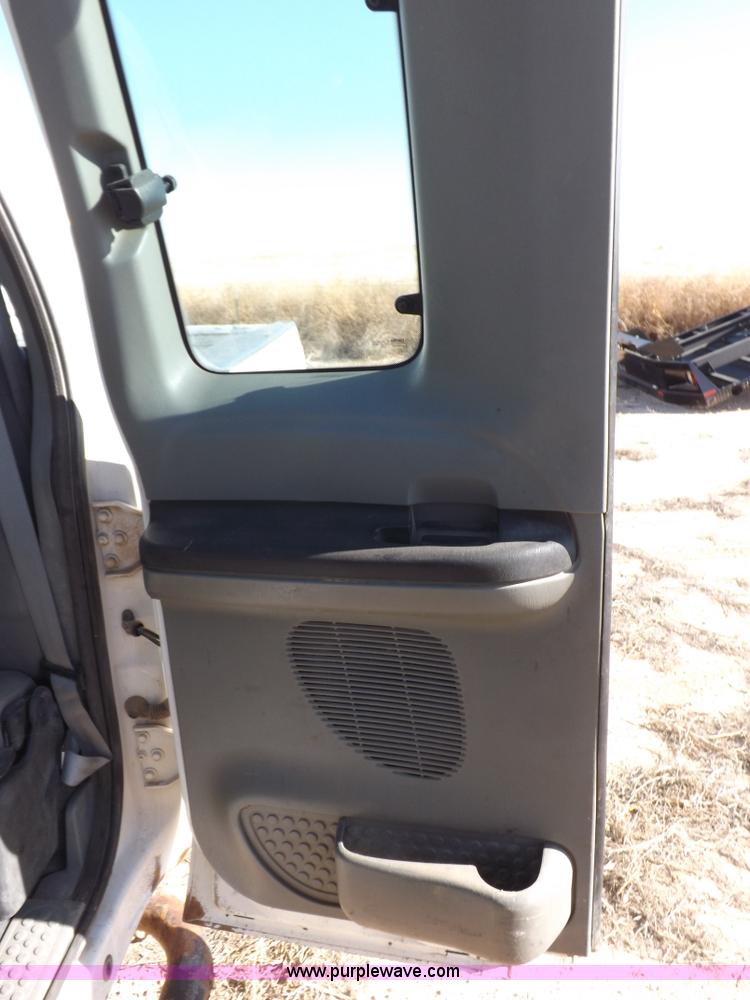 image for item K3096 2005 Ford F250 Super Duty XL pickup truck