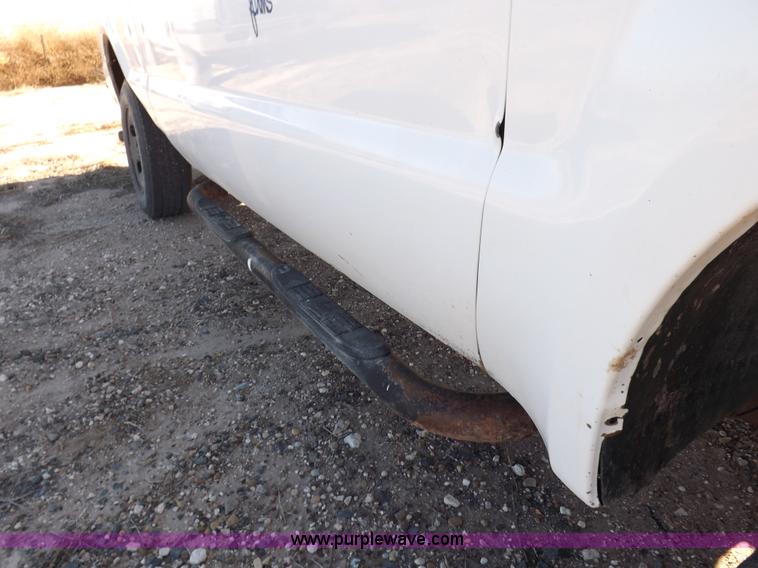 image for item K3096 2005 Ford F250 Super Duty XL pickup truck