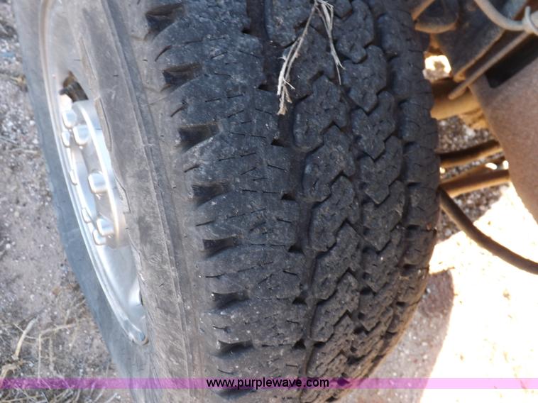 image for item K3096 2005 Ford F250 Super Duty XL pickup truck