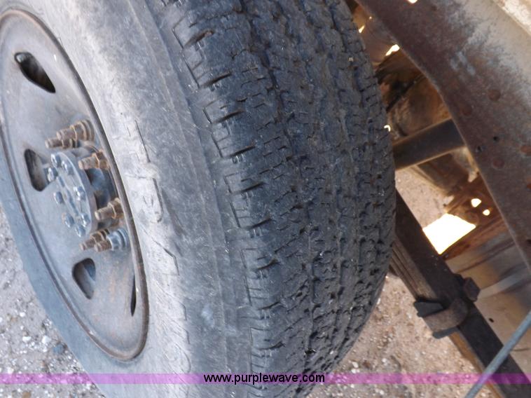 image for item K3096 2005 Ford F250 Super Duty XL pickup truck