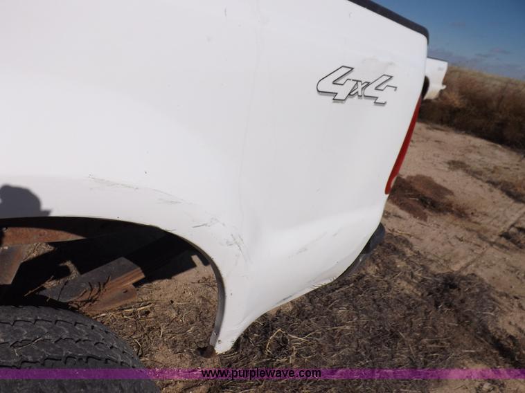 image for item K3096 2005 Ford F250 Super Duty XL pickup truck